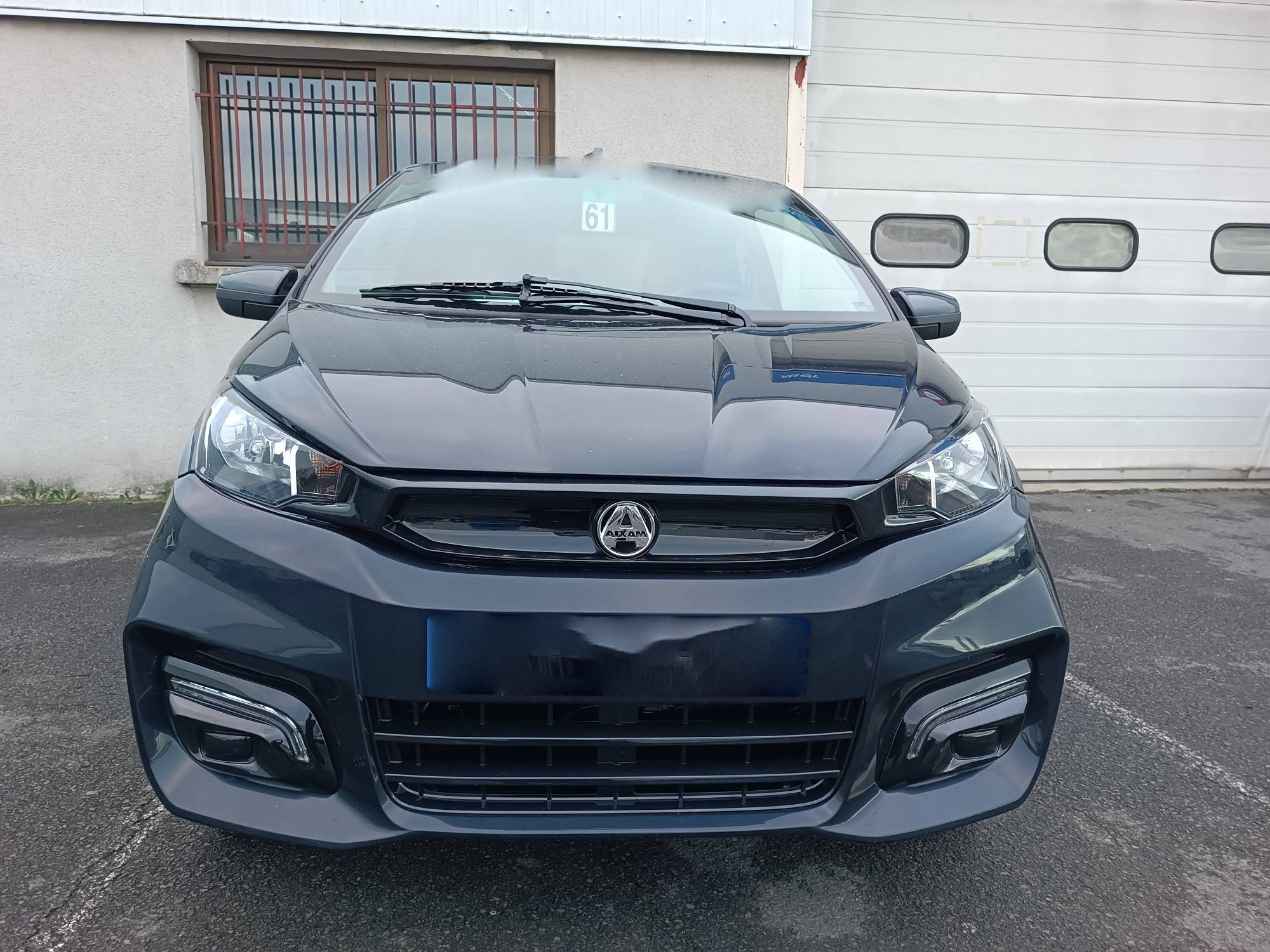 Acheter voiture sans permis Aixam pas chère  Saint Laurent du Var dans les Alpes-Maritimes