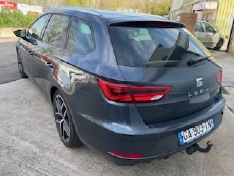 voiture de direction seat leon