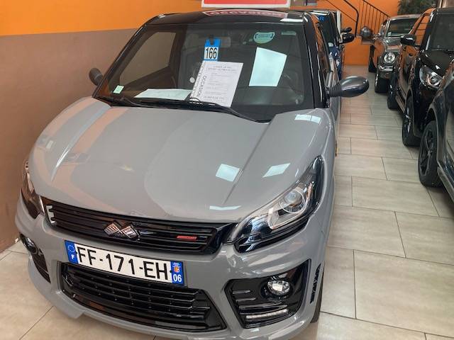 Voiture sans pemris ligier en location à antibes