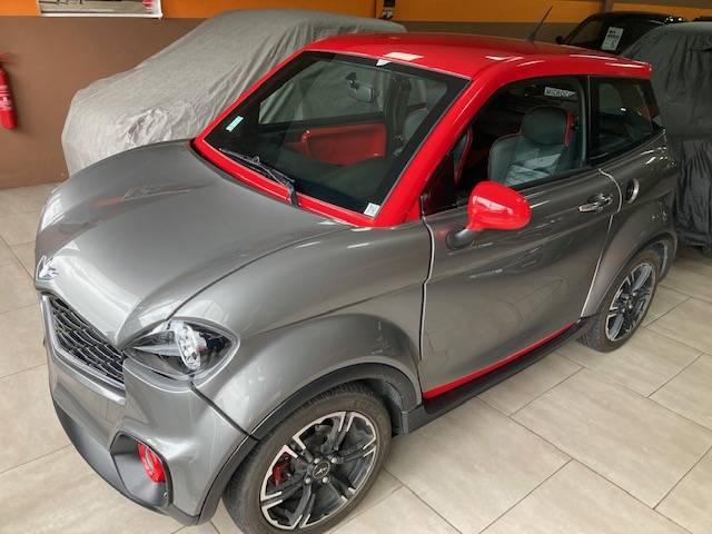 tres belle voiture sans permis à saint laurent du var