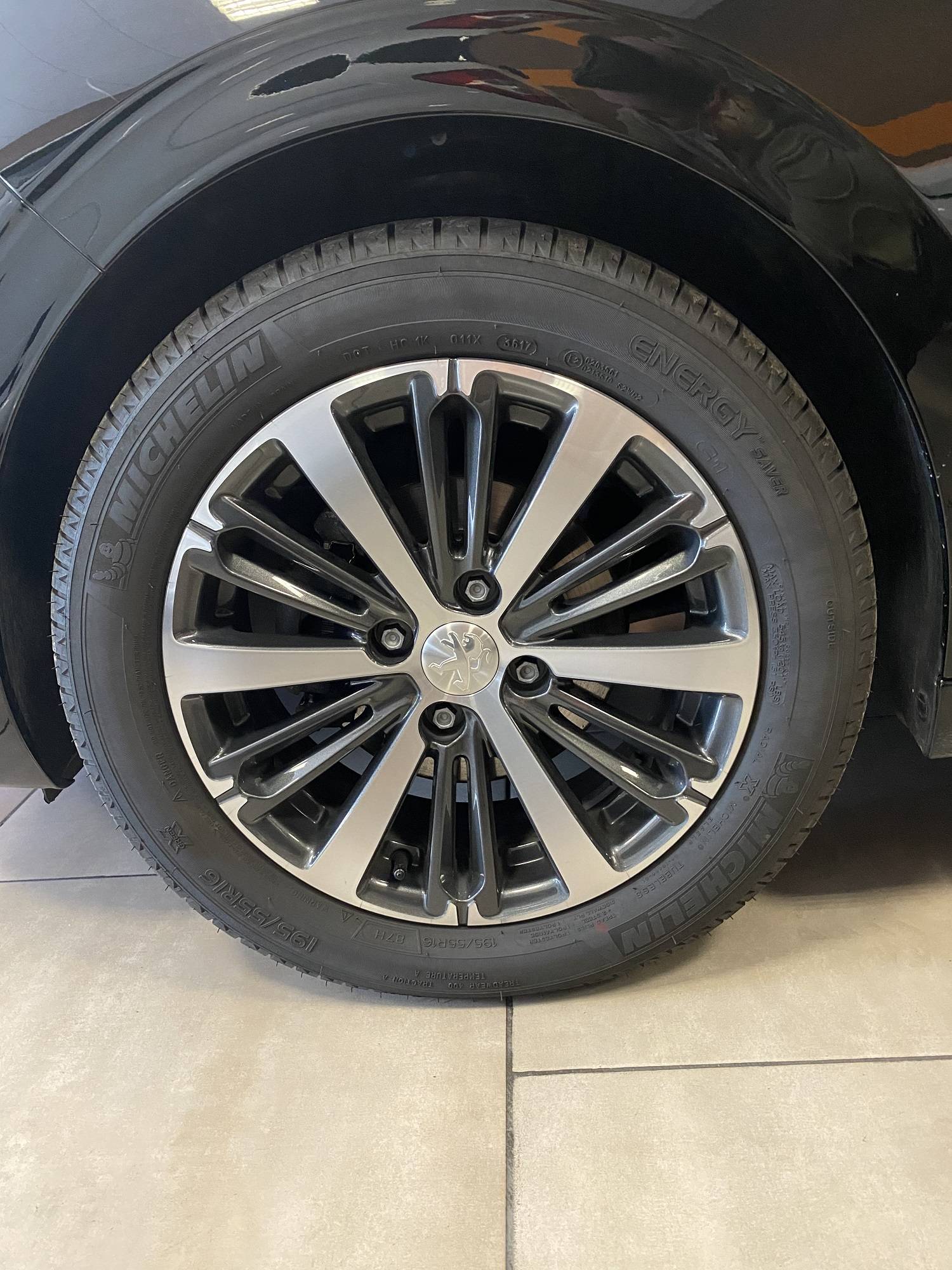 Peugeot 208 Suréquipée ! Dans les alpes maritimes , consultez nous