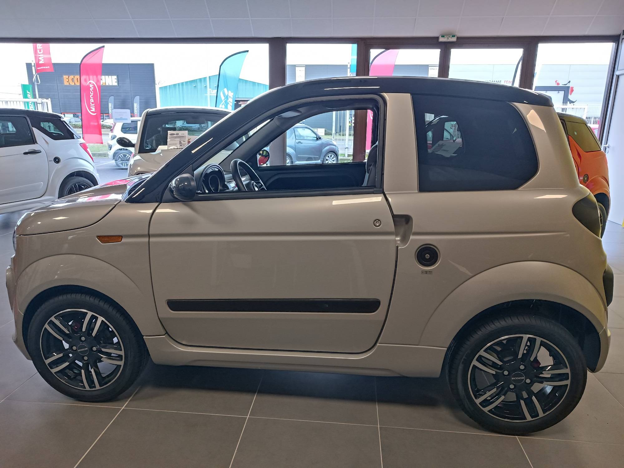 VOITURE SANS PERMIS MICROCAR