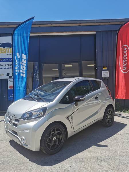 Voiture sans permis haut de gamme moteur dci