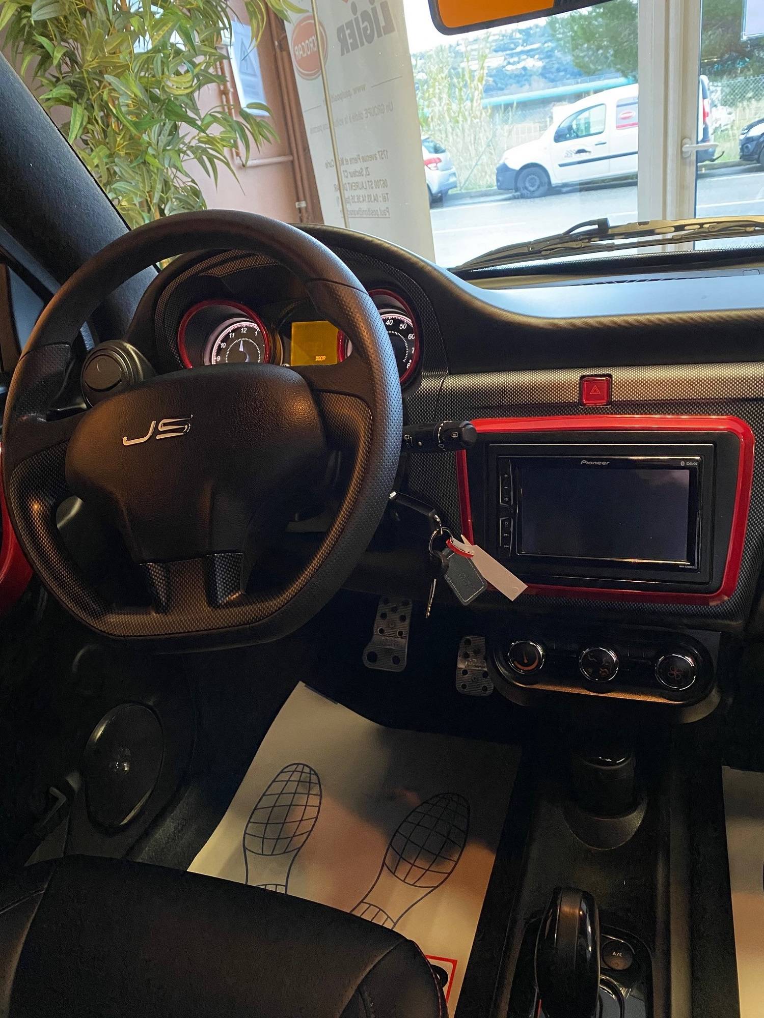 Jolie voiture sans permis au cannet