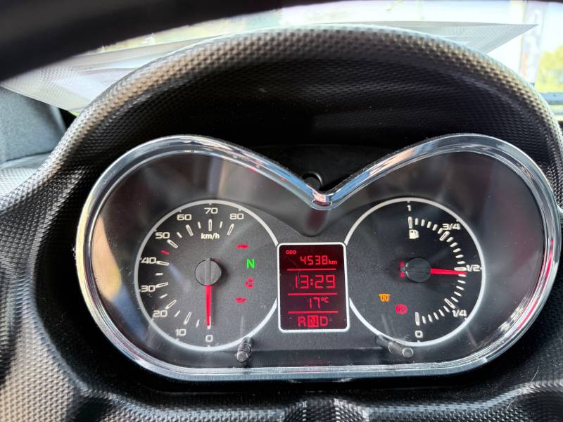 Chatenet CH 40 noire Métallisée Moteur Lombardini visible au Cannet