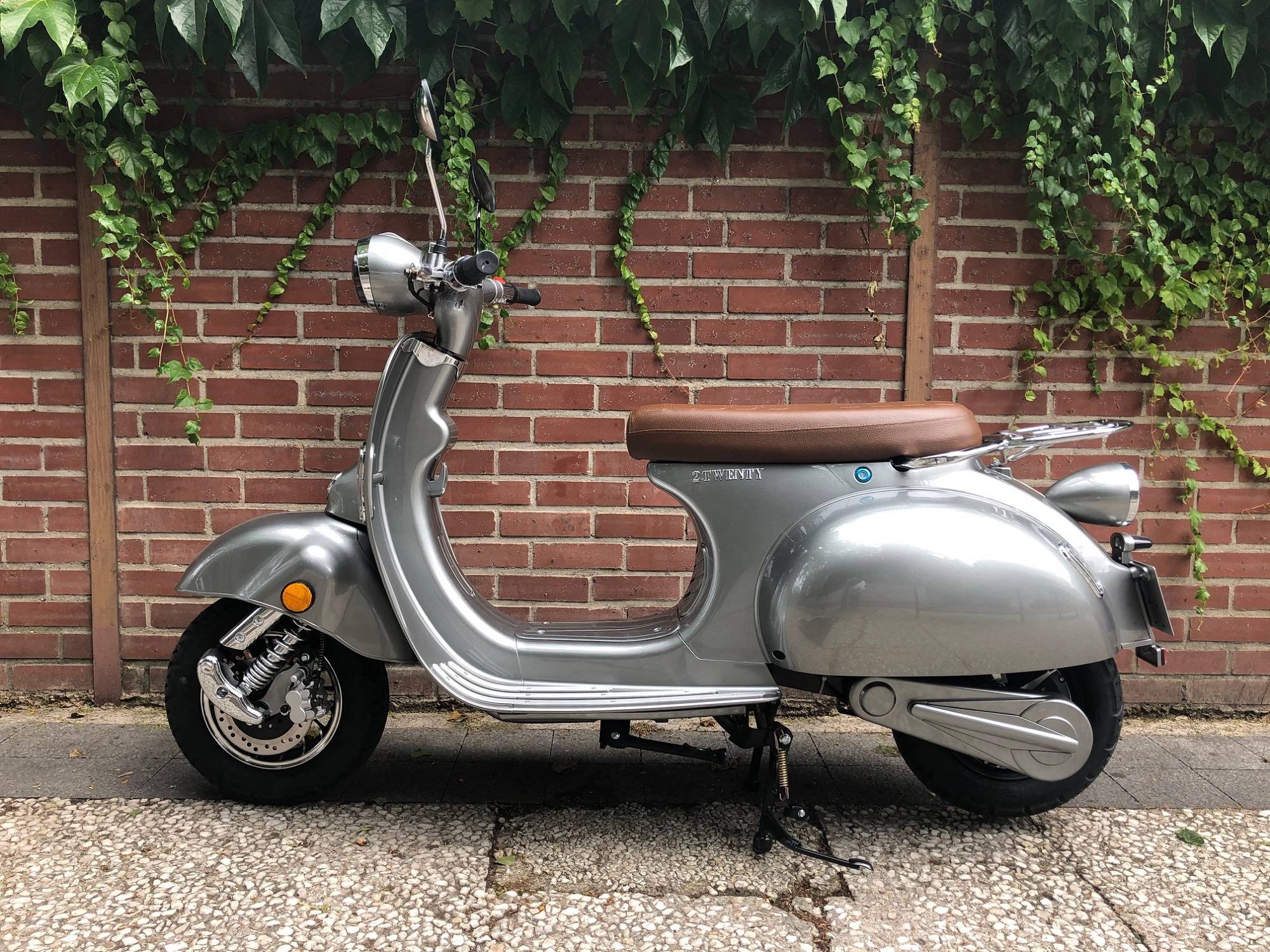 Scooter électrique 50 cm3