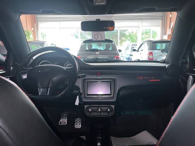 Voiture sans permis avec tablette tactile sur cannes