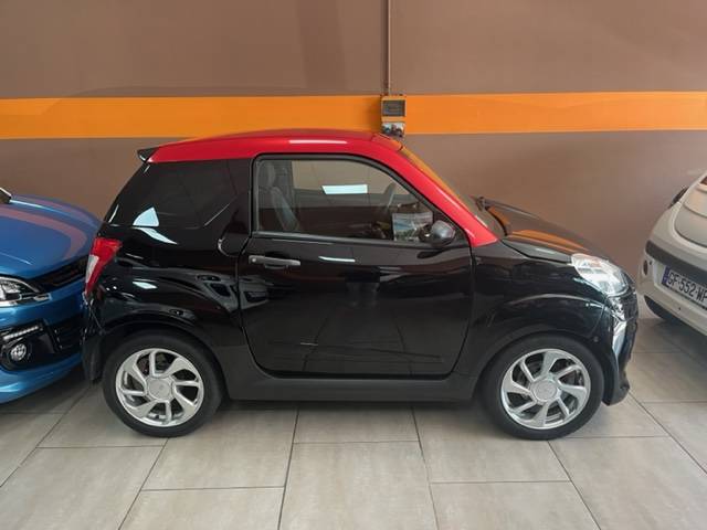 Ligier JS 50 club Progress de 2015 noir toit rouge