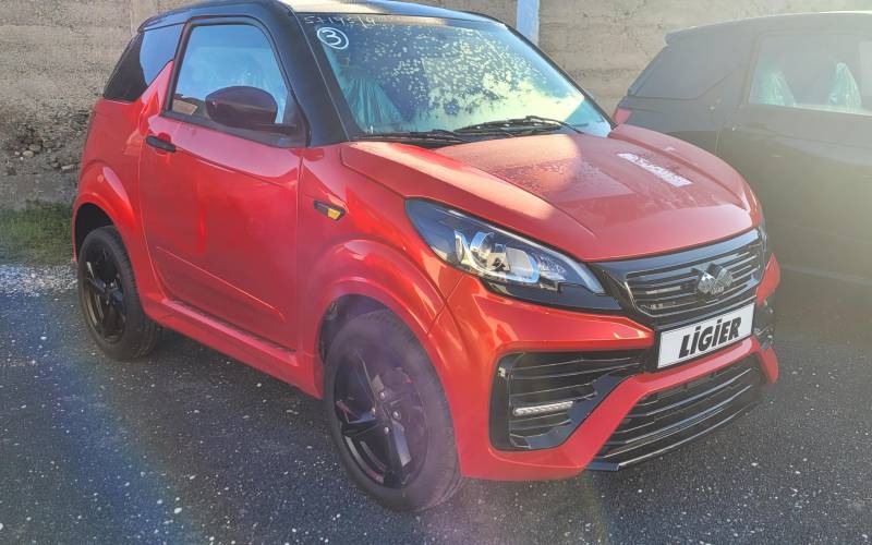 VOITURE SANS PERMIS LIGIER