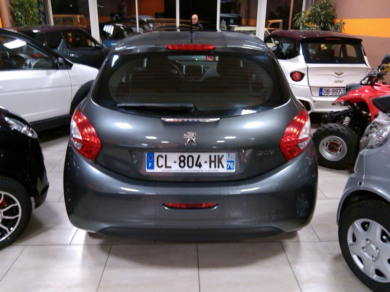 Peugeot 208 active occasion 5p 1.4 HDI dispo à St laurent du ar