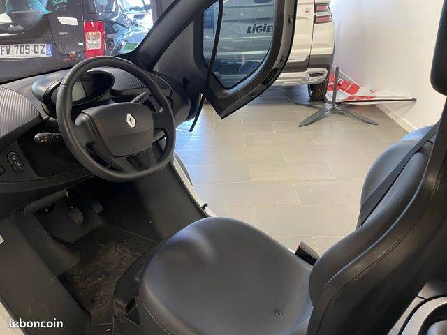 Renault twizzy 80 électrique avec permis à Nice + kit fermeture