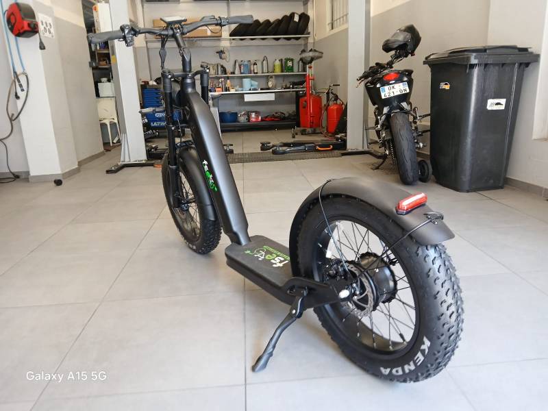 trottinette électrique type vélo