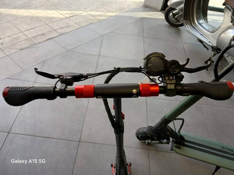 Guidon rétractable sur vsett à nice