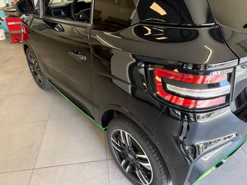 Voiture sans permis Ligier JS50 Tech neuve avec direction assistée et CarPlay !