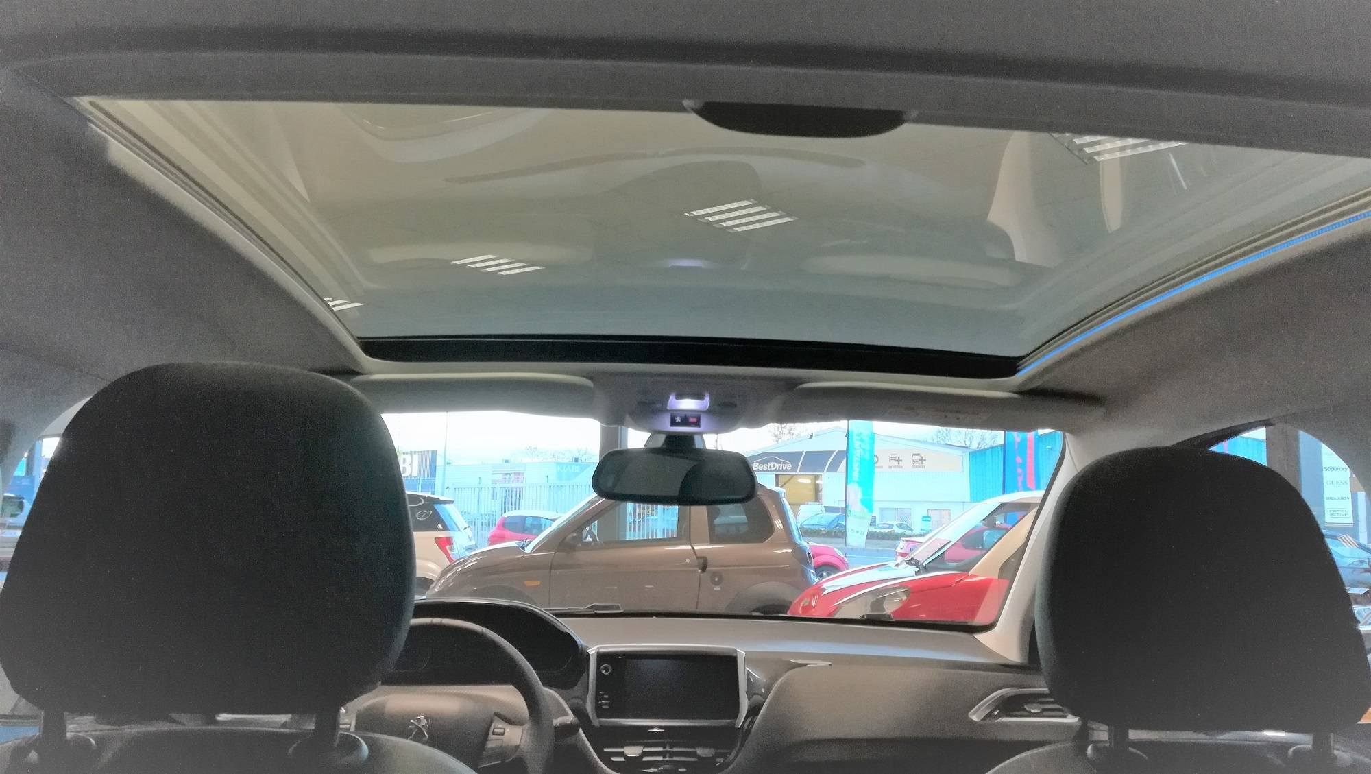 249€ par mois, Peugeot 208 1.2 PureTech 110 GT Line EAT6 citadine, 5 portes Alpes maritimes 06